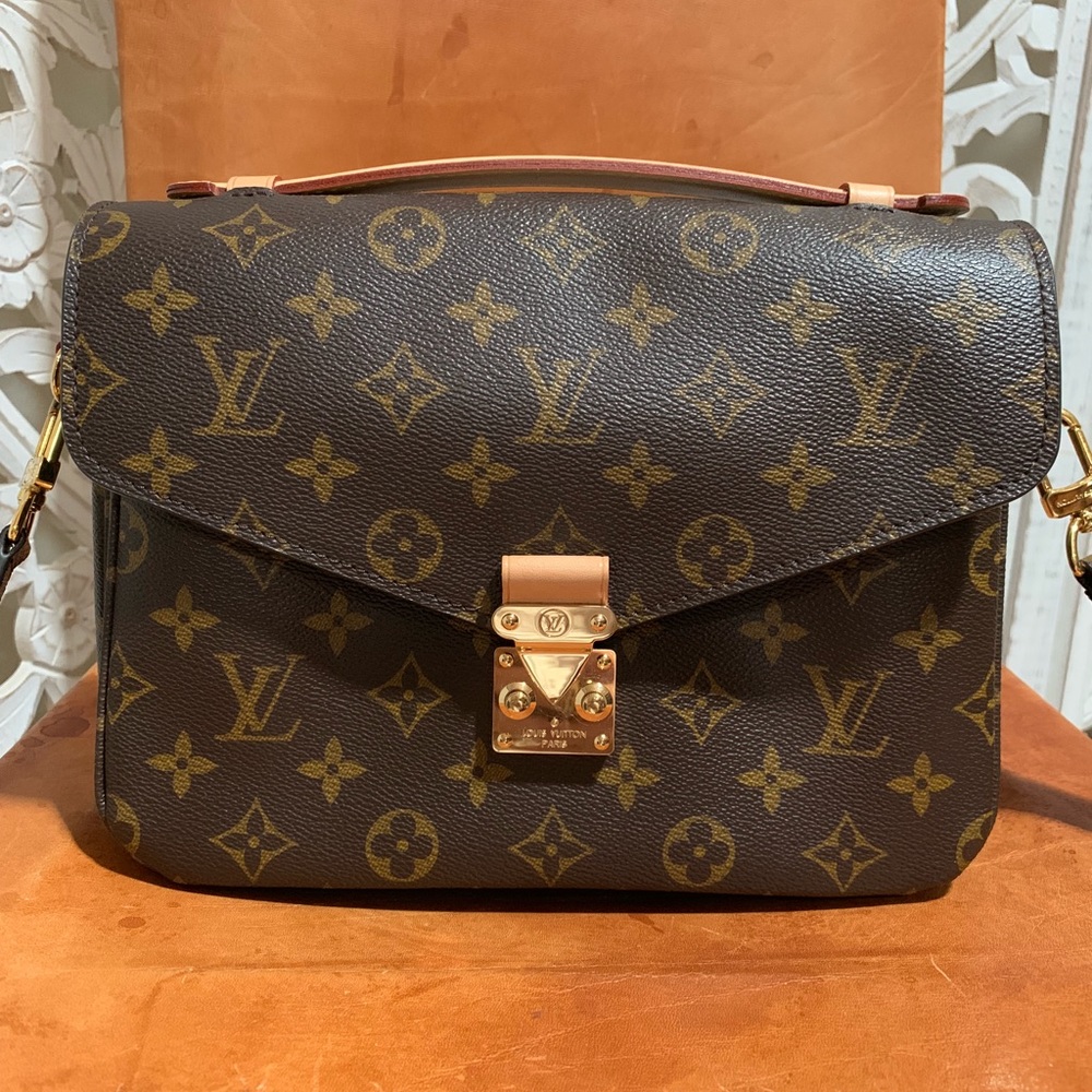 ✨SOLD✨Louis Vuitton Pochette Métis